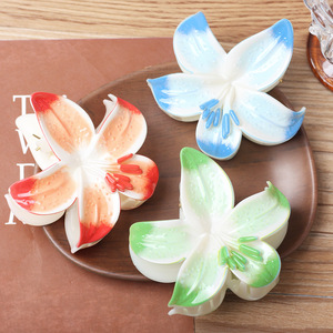 Nouvelles pinces à cheveux en plastique AITONG 8 cm, motif frangipanier, pour enfants, femmes, fêtes, plage hawaïenne, usage quotidien - Product Image 4