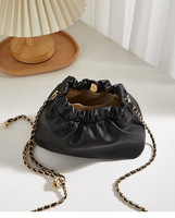 Nouveauté 2025 : Sacs nuage plissés tendance et originaux pour femmes, sacs à bandoulière avec fermeture éclair, en PU créatif, imperméables, pour l'été et l'hiver