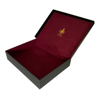 Boîte d'emballage d'huile essentielle en velours rouge de luxe, gaufrage doré, laminage mat, doublure en éponge, boîte rigide écologique, magnétique