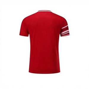Ensemble de maillot de football pour hommes, imprimé géométrique rouge et blanc, manches courtes, short à taille élastique, évacuant l'humidité, vêtements toutes saisons - Product Image 5