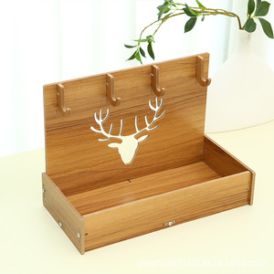 Caja de almacenamiento de llaves de madera con diseño de ciervo, tipo vertical, para entrada, organizador de escritorio, color natural, forma rectangular - Product Image 1