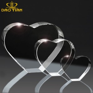 Factory Personalised 3D Heart-shaped Crystal Photo Frame Birthday Gift or Wedding Souvenir