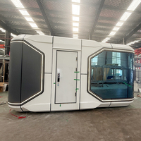 Maison préfabriquée mobile de luxe, capsule en acier et verre insonorisé pour maison-capsule