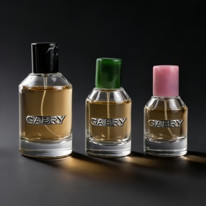 Conception <span class=keywords><strong>de</strong></span> <span class=keywords><strong>logo</strong></span> personnalisée OEM 100 ml avec bouchon noir Vaporisateur cosmétique <span class=keywords><strong>de</strong></span> <span class=keywords><strong>luxe</strong></span> Atomiseur Flacon <span class=keywords><strong>de</strong></span> <span class=keywords><strong>parfum</strong></span> vide Flacon <span class=keywords><strong>de</strong></span> <span class=keywords><strong>parfum</strong></span> en verre Design - Product Image 6
