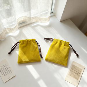 Petite pochette en velours 8*10 cm, logo personnalisé imprimé, sac à poussière en velours avec cordon de serrage pour ranger colliers, boucles d'oreilles et bagues - Product Image 4