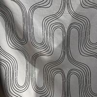 Tissu Jacquard Noir et Blanc 100% Polyester Teint en Fil Motif Géométrique Courbe Abstraite Ligne Épaisse Textile Lourd