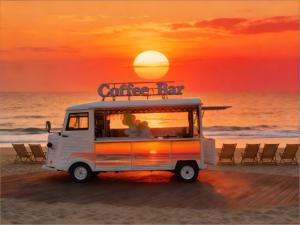 Ensemble d'équipements de cuisine professionnelle en acier inoxydable avec cuisinière à 6 brûleurs et <span class=keywords><strong>plancha</strong></span>, matériel de restauration mobile pour l'aménagement de food truck - Product Image 1