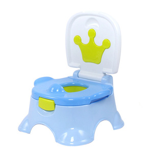 Asiento de entrenamiento para ir al baño de plástico con diseño de corona para niños, color azul, con tapa - Product Image 1