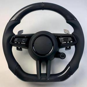 ワンランク上の運転体験を ポルシェステアリングホイール のプレミアム