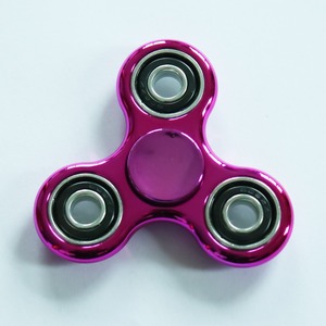 Gyroscope triangulaire en plastique imprimé camouflage, jouet rotatif de décompression en forme de feuille pour les doigts - Product Image 6