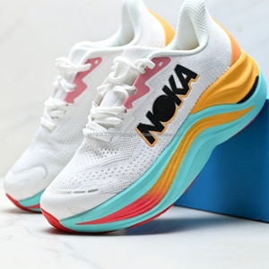 Chaussures de randonnée tendance de créateurs célèbres, légères, respirantes, en mesh, style Hokaes, pour hommes et femmes - Product Image 1
