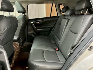 Toyota RAV4, SUV Nuevo Modelo, 2.4L, 171hp, L4, CVT, 4WD, Interior de Cuero Oscuro, Caja de Cambios Automática, Luces LED, Techo Solar, 180km/h Máx., Volante a la Izquierda - Product Image 5