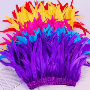 <span class=keywords><strong>Plumas</strong></span> <span class=keywords><strong>de</strong></span> puesta en escena 30-35 cm pluma <span class=keywords><strong>de</strong></span> cola <span class=keywords><strong>de</strong></span> gallo teñida decolorada <span class=keywords><strong>con</strong></span> recorte <span class=keywords><strong>de</strong></span> tela - Product Image 1