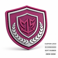 Écussons en caoutchouc souple 3D gaufrés personnalisés OEM ODM écologiques, badges en PVC avec logo de marque privée, motif floral pour chapeaux streetwear