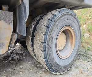 Used Cat 773 Dump Truck for Sale <b>Cheap</b> Price Construction Machinery Diesel Fuel 8x4 Drive Wheel Fast Gear <b>Box</b> Brand Euro 3 Left - Product Image 5
