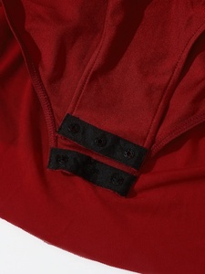 Robes de patinage artistique asymétriques à une manche en maille ornée de strass pour filles, avec ceinture dorée, costume de danse de compétition personnalisé - Product Image 4