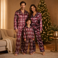 Ensemble de pyjamas en satin assortis pour la famille, personnalisés pour Noël, vêtements de nuit en soie pour femmes, hommes et enfants, logo personnalisé, vêtements de nuit pour les fêtes
