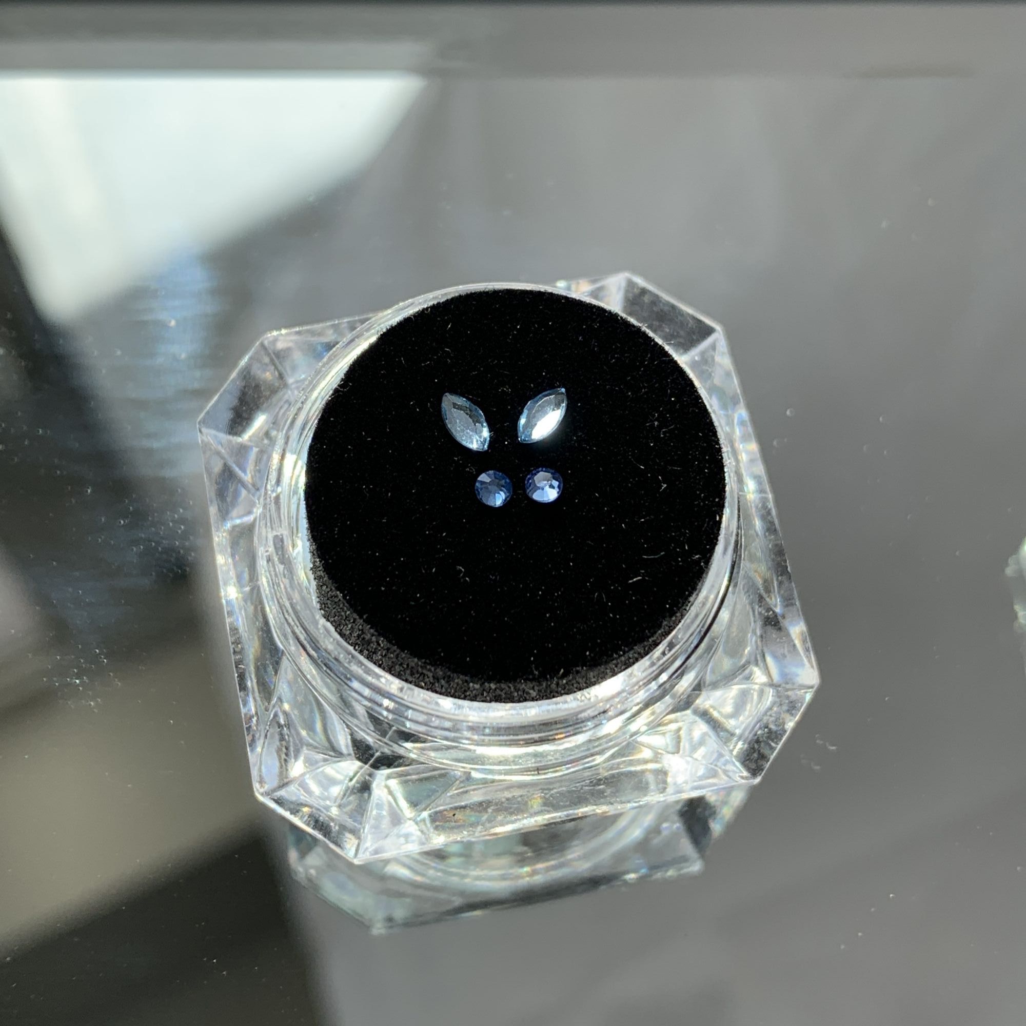 Blu chiaro + luce blu