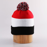 Bonnet d'hiver tricoté personnalisé avec pompon, rouge, blanc, noir, bonnet de ski à revers avec patch brodé OEM ODM