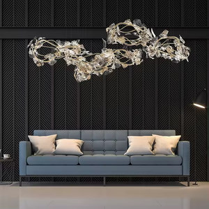 Lustres décoratifs personnalisés de luxe pour hôtels et villas Nouveau design en forme de fleur Éclairage de plafond en cristal à hauteur réglable - Product Image 1