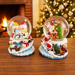 Globe de neige de Noël en résine, avec figurines de bonhomme de neige et de Père Noël, idéal pour les cadeaux - Nouveauté en promotion - Product Image 1