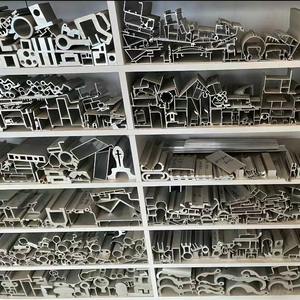 <span class=keywords><strong>Profilé</strong></span> en <span class=keywords><strong>aluminium</strong></span> extrudé sur mesure d'usine, série 6000, 6063 T5 T6, soudage, pliage, découpe, rail en <span class=keywords><strong>aluminium</strong></span> à grain de bois, angle mural - Product Image 3