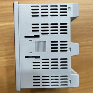 C36TC0UA1000 C36TC0UA1200 C36TC0UA1400 C36TC0UA2400 C36TC0UA3400 C36TC0UA3400m300 Régulateur d'affichage numérique C36TR1UA3300 - Product Image 2