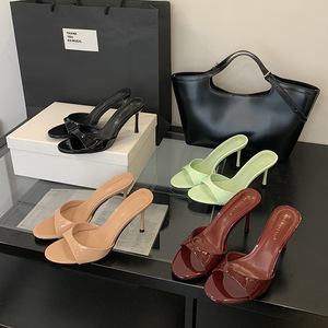 Sandalias Tipo Mule <span class=keywords><strong>de</strong></span> Tacón Stiletto en <span class=keywords><strong>Charol</strong></span> para Mujer, Tacones Elegantes Sin Cierre, <span class=keywords><strong>Zapatos</strong></span> <span class=keywords><strong>de</strong></span> Vestir <span class=keywords><strong>de</strong></span> Oficina Personalizables OEM ODM Tallas Grandes EU US - Product Image 1