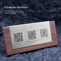 Letrero de Código QR Personalizado de Acero Inoxidable con Base de Madera de Nogal, Técnica de Corte Láser en Metal para Hoteles, Cafés y Restaurantes