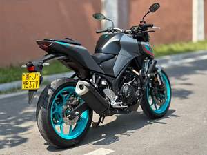Motocicleta Deportiva <span class=keywords><strong>Yamaha</strong></span> MT03 de Alto Rendimiento con Motor Bicilíndrico en Línea de 321cc, Refrigerado por Agua y de Cuatro Tiempos para Conducción Urbana y en Carretera - Product Image 5