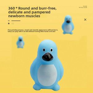 Vente en gros de petits canards jaunes en PVC, jouets pour bébés, jeux d'eau pour le bain, jouets pour enfants en plastique durable pour la salle de bain en été - Product Image 4