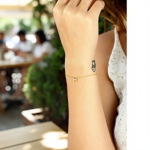 Bracelet lettre H tridimensionnel en argent sterling 925 plaqué or 14 carats pour femme - Product Image 3