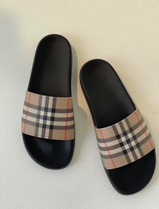 Sandalias de Diseñador a Cuadros de Alta Calidad al por Mayor de Fábrica para Hombre y Mujer, Sandalias de Playa Modernas y Cómodas - Product Image 4
