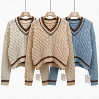 Pull court en maille torsadée marron à col en V, avec rayures et strass, épaules tombantes, design personnalisé pour femme