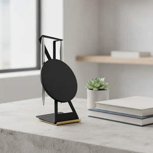 Ensemble de bureau moderne en plastique et métal noir et or, avec chargeur sans fil et porte-stylo vertical, cadeaux d'entreprise personnalisés - Product Image 5
