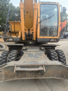 Excavadora Hyundai HX220HD 210W-7/9 Usada de Alta Eficiencia con Motor y Bomba, 22 Toneladas, Modelo 2022, Lista para Trabajar - Product Image 6
