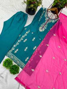 Salwar Kameez pour femmes en soie Chinnon lourde, élégant, traditionnel, micro-coton, broderie, travail de séquence, manches longues, faux georgette - Product Image 5