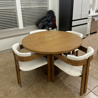 Ensemble de table et de chaises de salle à manger en bois massif de qualité supérieure avec finition lisse, tissu haut de gamme et design fonctionnel, idéal pour les maisons