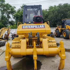Bulldozer sur chenilles Caterpillar D6G2 d'occasion, modèle 2023, moteur 140 CV, capacité de bulldozing de 5 mètres cubes, construction d'origine japonaise - Product Image 5