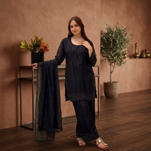 TENNECY Nouvelle Collection Haut de Gamme en Soie pour Fête - Ensemble Plazzo et Dupatta Broderie Lourde Perles Travaillées Infroissable Extensible Réversible Mariage - Product Image 1