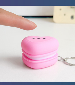 Porte-clés anti-stress créatif en forme de gâteau de dessert imprimé en 3D, pendentif à presser au bout des doigts, breloque de sac - Product Image 6