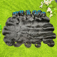 Lots de Cheveux Humains Bruts Vierge Alignés dans le Sens des Cuticules, Double Tissage, Ondulés, Cheveux Cambodgiens et Indiens Bruts d'un Seul Donneur, Vente en Gros