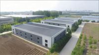 Hangar agricole préfabriqué en acier moderne, durable, anti-corrosion et coupe-vent pour le stationnement de tracteurs, le stockage de foin et l'entreposage d'équipements miniers