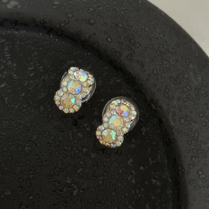 <span class=keywords><strong>Prix</strong></span> de gros Cuivre alliage de zinc cristal verre non percé fleur hypoallergénique exagéré boucle d'oreille à clipser sans <span class=keywords><strong>piercing</strong></span> - Product Image 6