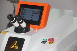 Nueva Máquina de Soldadura Láser Yag de 200W para Joyería de Oro y Plata, Portátil, de Escritorio, para Reparación y Soldadura por Puntos, con 3 Años de Garantía - Product Image 4