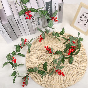 Couronne de <span class=keywords><strong>lierre</strong></span> de Noël artificielle avec feuilles de houx et baies rouges pour une décoration intérieure festive - Product Image 2
