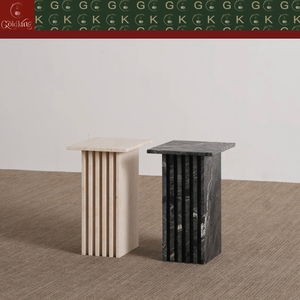 Table d'appoint en marbre GOLDKING, noir et blanc veiné, pour salon, chambre à coucher, design moderne avec rainures verticales polies sur mesure - Product Image 2