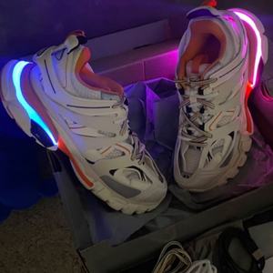 Zapatillas Deportivas de Alta Calidad con Luces, Modelo Track 3.0, de Cuero Genuino, Transpirables, para Correr al Aire Libre - Product Image 3