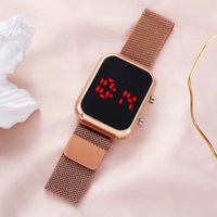 Populer jam tangan layar sentuh LED persegi pria dengan tali gesper Magnet malas tampilan Dial Digital elegan