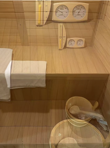 Sauna Cuadrada Grande Negra para Exteriores de Estilo Moderno para 6 Personas, Sauna Tradicional de Vapor Calefactado, Villa de Lujo HELIUS en Venta - Product Image 5